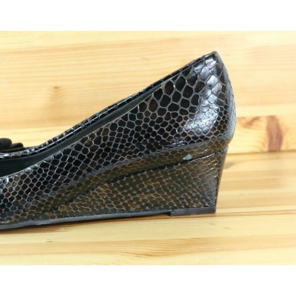 Stuart Weitzman Women's Wedge Shoes Size 8.5 Mahogany Brown Snake Print - Picture 2 of 7